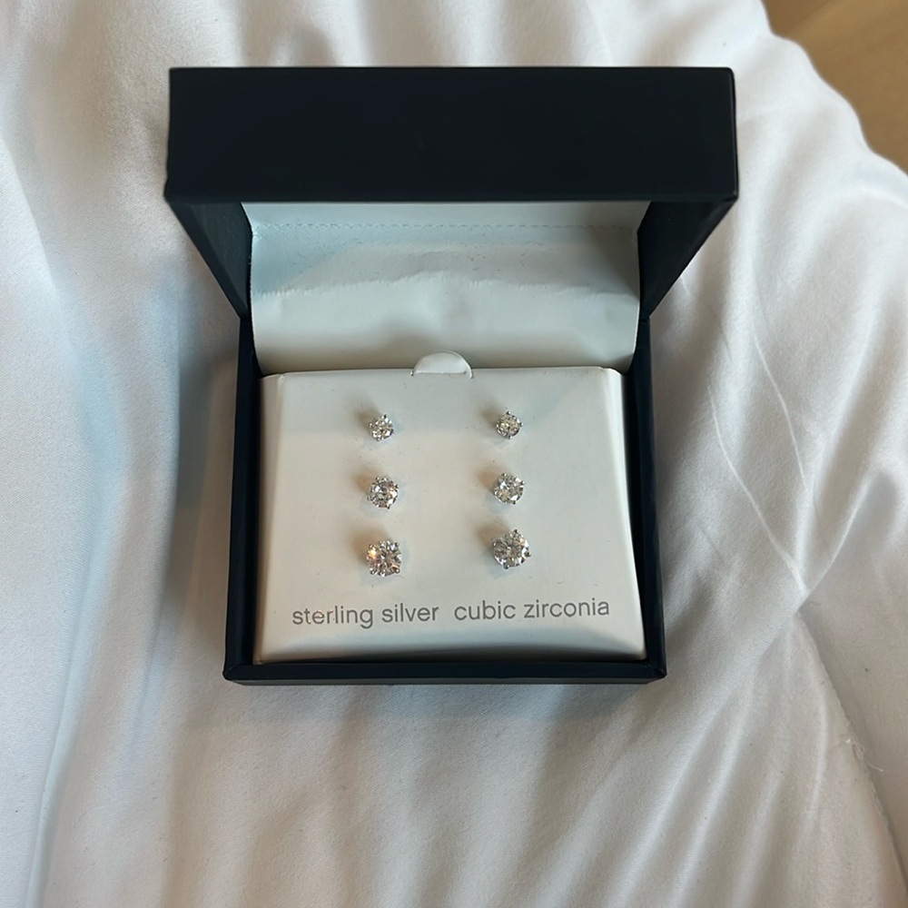 BRAND NEW STERLING SILVER CUBIC ZIRCONIA NO RUST EARRINGS